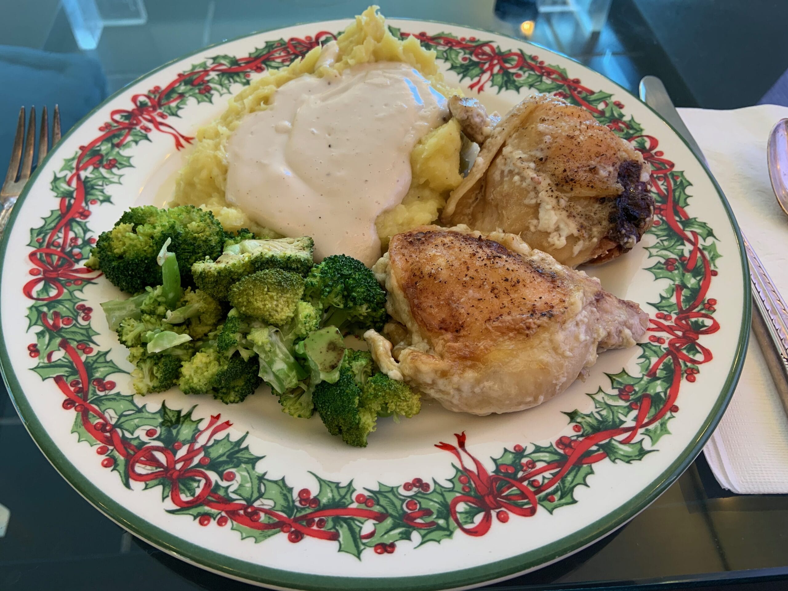 mashed potatoes gravy chicken broccoli